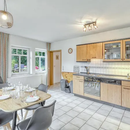 2 Bedroom Stunning In Rankwitz Ot Holiday home *